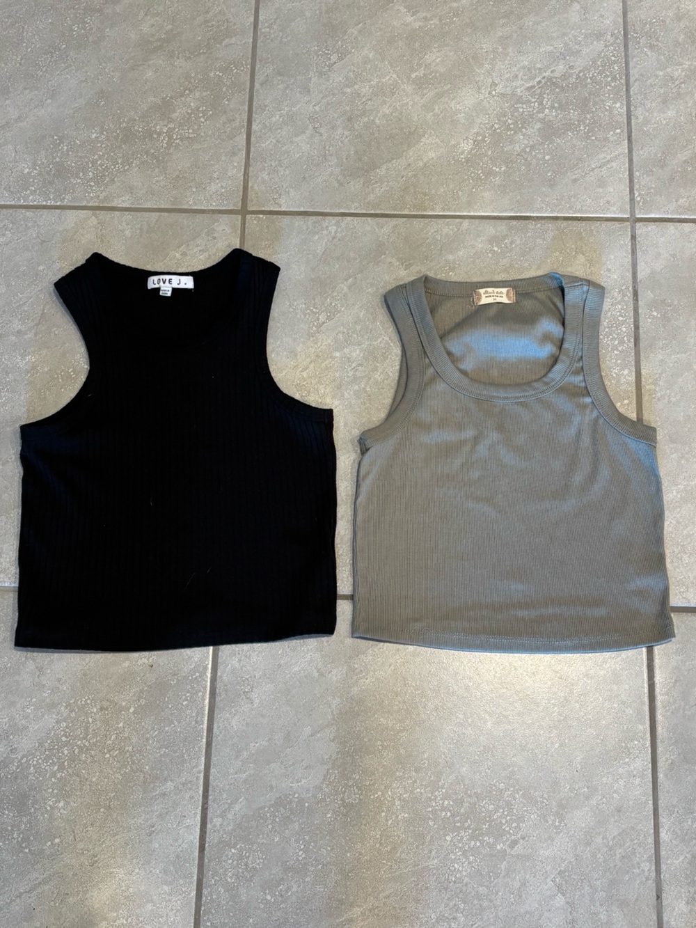 Altar’d State + Love J Ribbed Crop Tank Bundle Size M